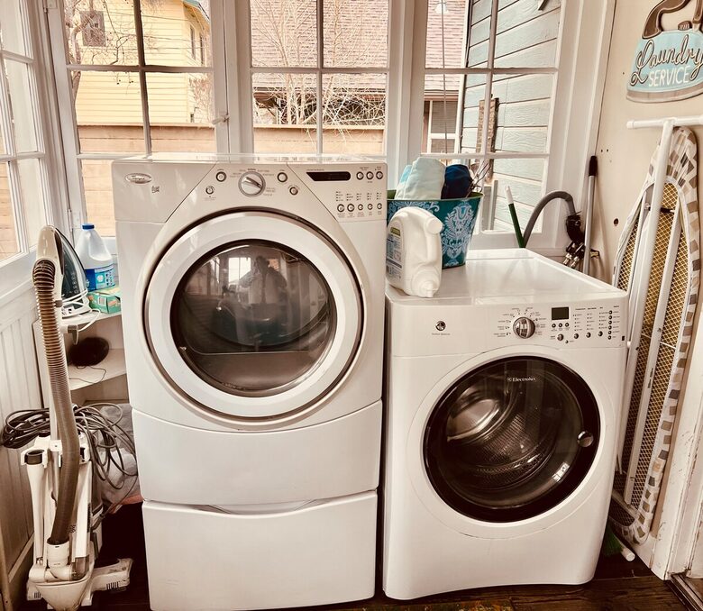 Old Bend River Cottage Retreat - Bend, Oregon