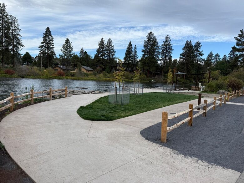 Old Bend River Cottage Retreat - Bend, Oregon