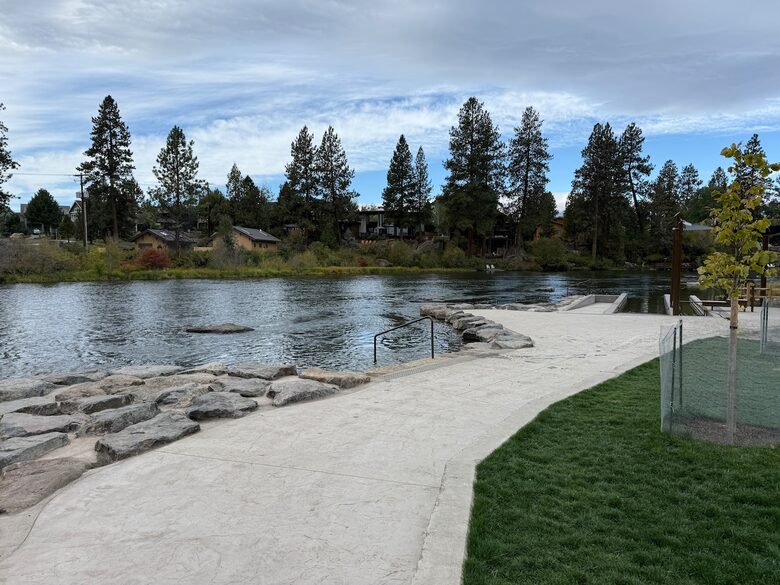 Old Bend River Cottage Retreat - Bend, Oregon