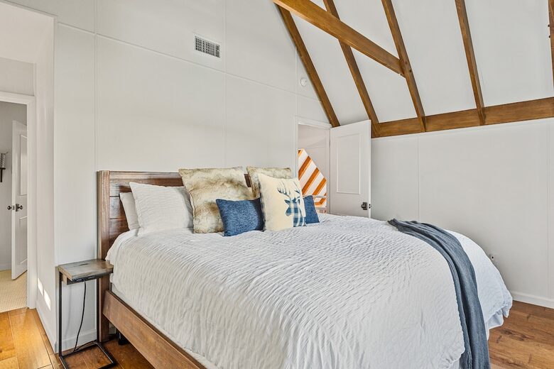 Modern Lake Arrowhead Escape With Stunning Water Views - Lake Arrowhead, California