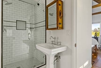 Modern Lake Arrowhead Escape With Stunning Water Views - Lake Arrowhead, California