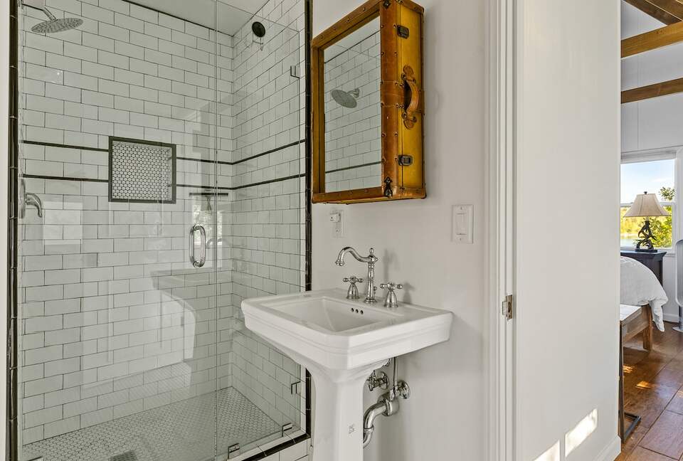 Modern Lake Arrowhead Escape With Stunning Water Views - Lake Arrowhead, California