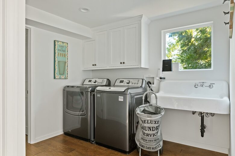 Modern Lake Arrowhead Escape With Stunning Water Views - Lake Arrowhead, California