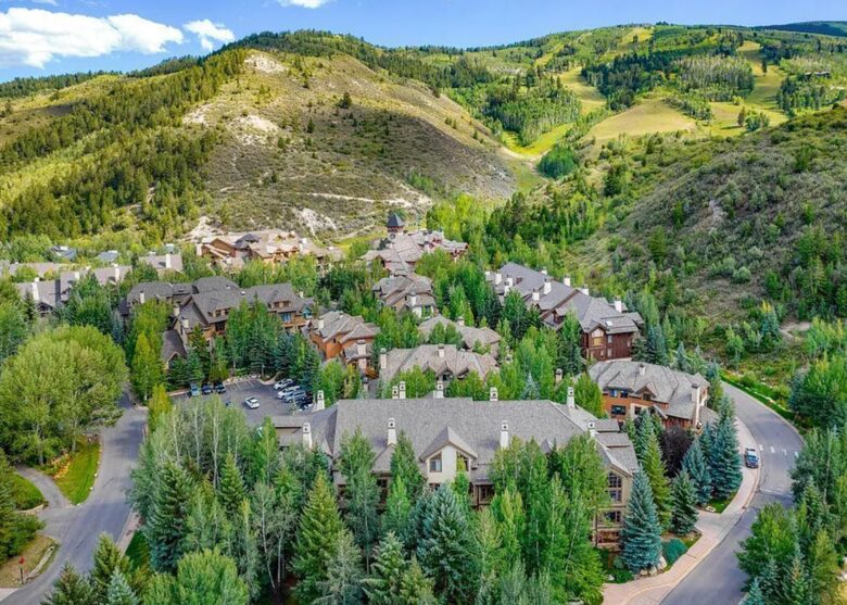 Cozy Village Mountain Retreat for all seasons in Beaver Creek - Edwards, Colorado