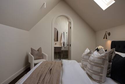 Refined Urban Sanctuary in the Heart of Annandale - Annandale, Australia