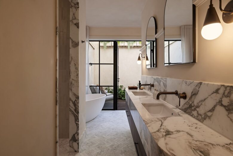 Refined Urban Sanctuary in the Heart of Annandale - Annandale, Australia