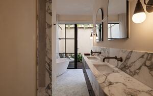 Refined Urban Sanctuary in the Heart of Annandale - Annandale, Australia