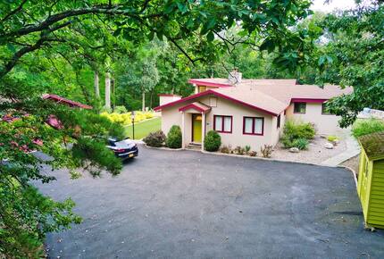 Hudson Ridge Escape - New Paltz, New York