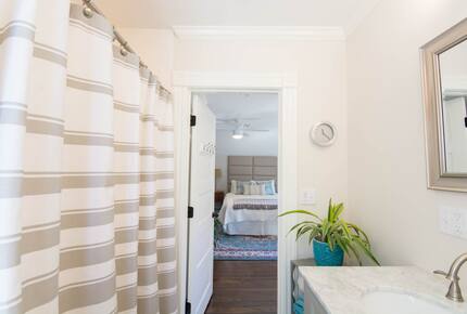 Coastal Charmer Steps from Thames Street & Newport Harbor - Newport, Rhode Island