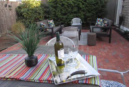 Coastal Charmer Steps from Thames Street & Newport Harbor - Newport, Rhode Island