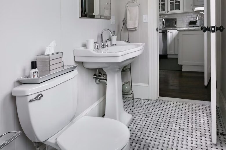 Coastal Charmer Steps from Thames Street & Newport Harbor - Newport, Rhode Island