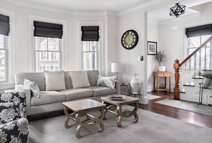 Coastal Charmer Steps from Thames Street & Newport Harbor - Newport, Rhode Island