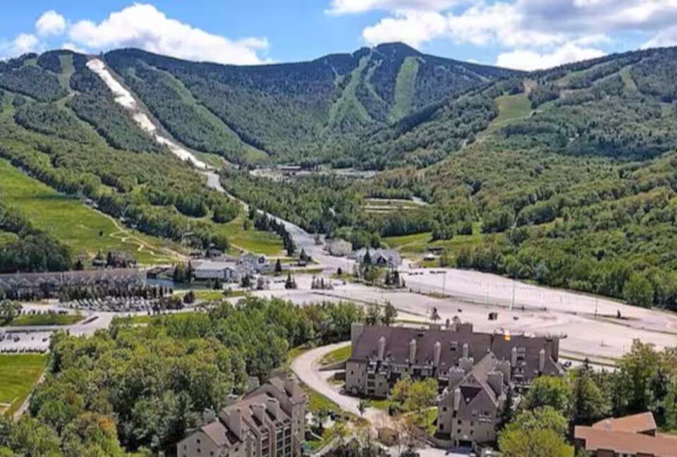 Luxury Retreat at Killington Base with Pool, Spa & Shuttle to Lifts - Killington, Vermont
