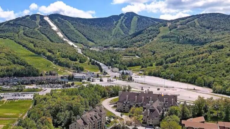 Luxury Retreat at Killington Base with Pool, Spa & Shuttle to Lifts - Killington, Vermont