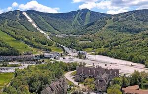 Luxury Retreat at Killington Base with Pool, Spa & Shuttle to Lifts - Killington, Vermont