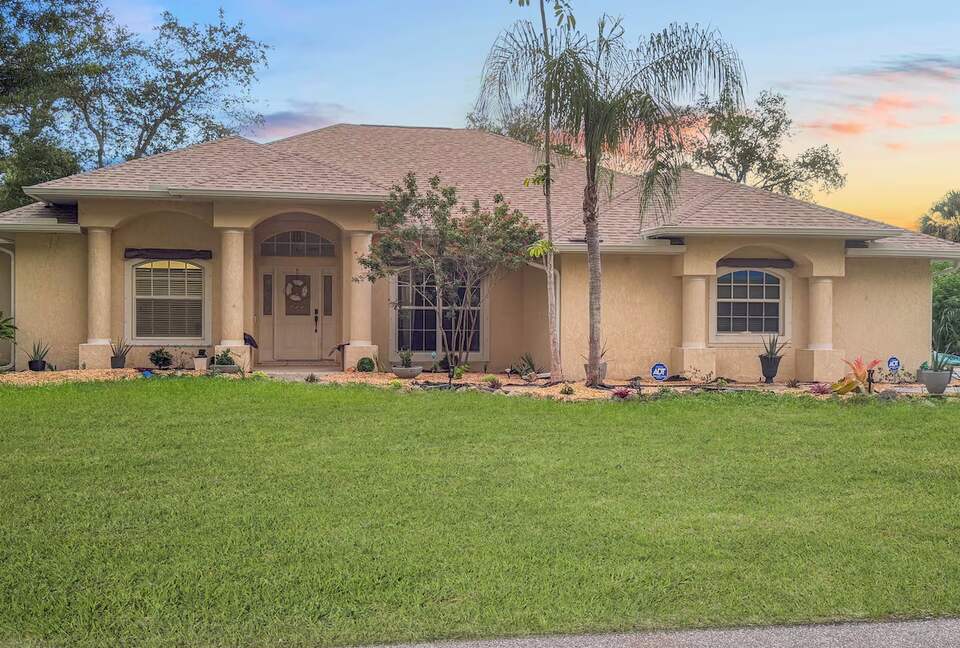 Villa Solora Modern Spanish-Inspired Retreat on Florida’s Intracoastal Waterway - Port Charlotte, Florida