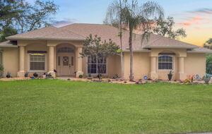 Villa Solora Modern Spanish-Inspired Retreat on Florida’s Intracoastal Waterway - Port Charlotte, Florida