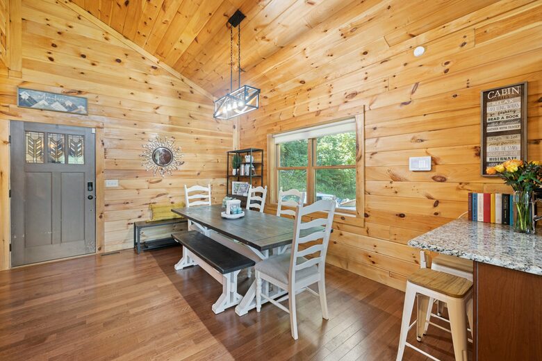 Mountain Escape in Heart of Maggie Valley - Maggie Valley, North Carolina