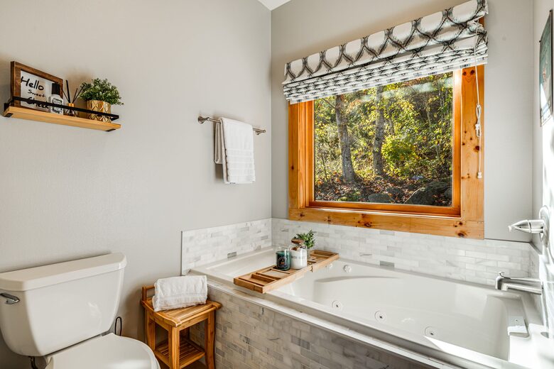 Mountain Escape in Heart of Maggie Valley - Maggie Valley, North Carolina