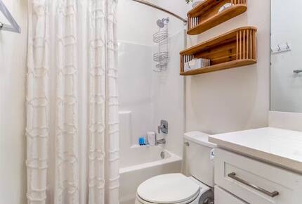 Newly Built Luxury Retreat with High Ceilings & Gulf Breeze Views - Santa Rosa Beach, Florida