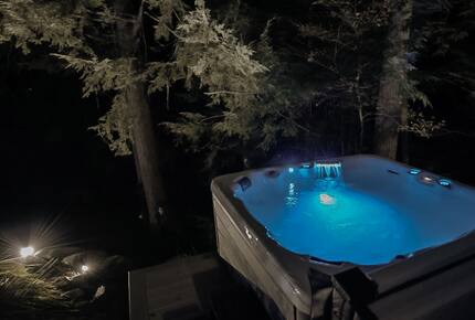 Friends Lake Estate | A Luxurious Adirondack Waterfront Retreat - Chestertown, New York