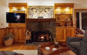 Friends Lake Estate | A Luxurious Adirondack Waterfront Retreat - Chestertown, New York