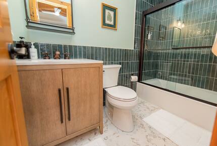 Friends Lake Estate | A Luxurious Adirondack Waterfront Retreat - Chestertown, New York