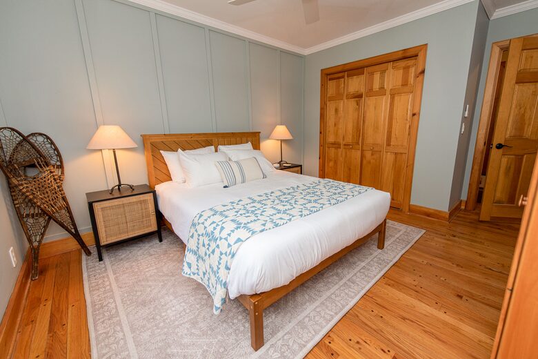 Friends Lake Estate | A Luxurious Adirondack Waterfront Retreat - Chestertown, New York