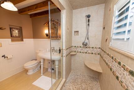 Friends Lake Estate | A Luxurious Adirondack Waterfront Retreat - Chestertown, New York