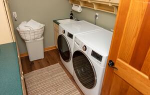 Friends Lake Estate | A Luxurious Adirondack Waterfront Retreat - Chestertown, New York