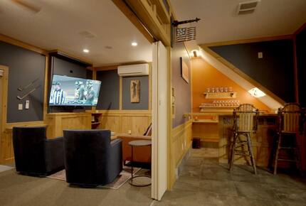 Friends Lake Estate | A Luxurious Adirondack Waterfront Retreat - Chestertown, New York