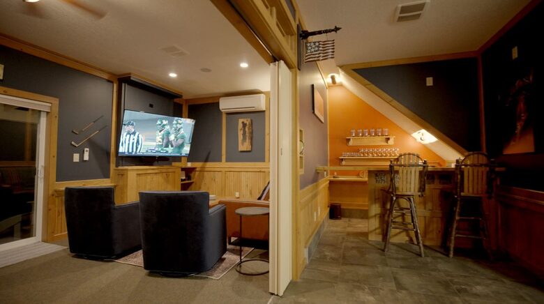 Friends Lake Estate | A Luxurious Adirondack Waterfront Retreat - Chestertown, New York