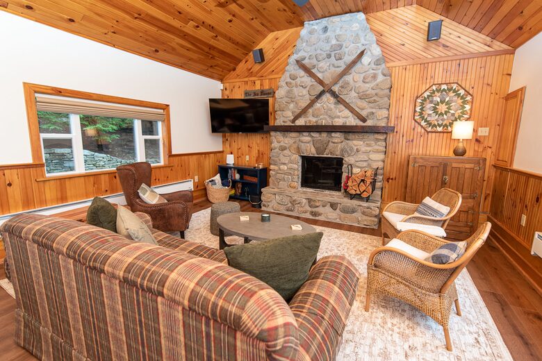 Friends Lake Estate | A Luxurious Adirondack Waterfront Retreat - Chestertown, New York