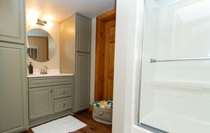 Friends Lake Estate | A Luxurious Adirondack Waterfront Retreat - Chestertown, New York