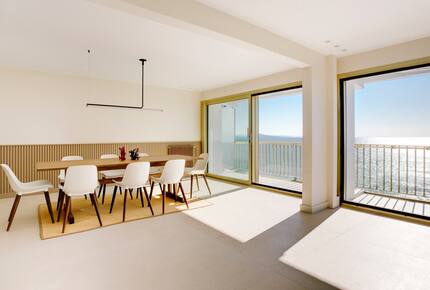 Refined Oceanfront Apartment Above Côte des Basques - Biarritz, France