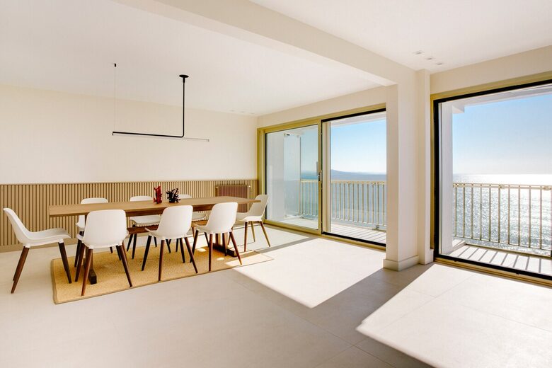 Refined Oceanfront Apartment Above Côte des Basques - Biarritz, France