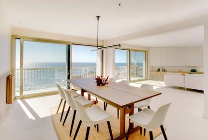 Refined Oceanfront Apartment Above Côte des Basques - Biarritz, France