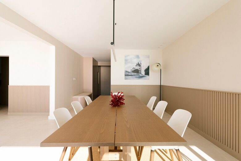 Refined Oceanfront Apartment Above Côte des Basques - Biarritz, France