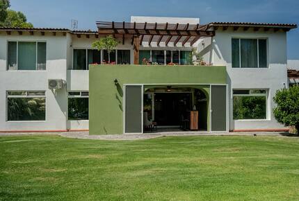 Tranquil Golfside Villa in Balvanera Polo Country Club Country Club - Corregidora, Mexico