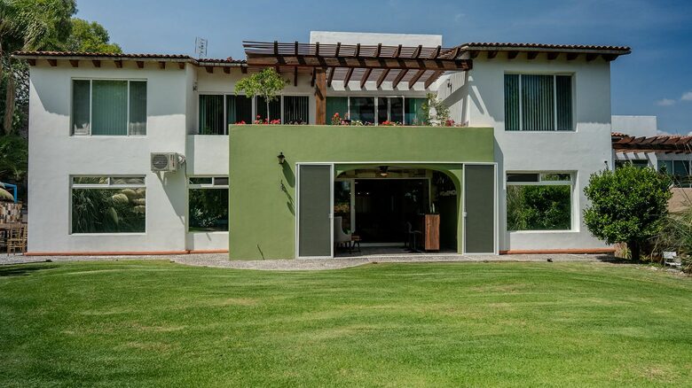 Tranquil Golfside Villa in Balvanera Polo Country Club Country Club - Corregidora, Mexico