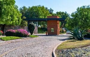 Tranquil Golfside Villa in Balvanera Polo Country Club Country Club - Corregidora, Mexico