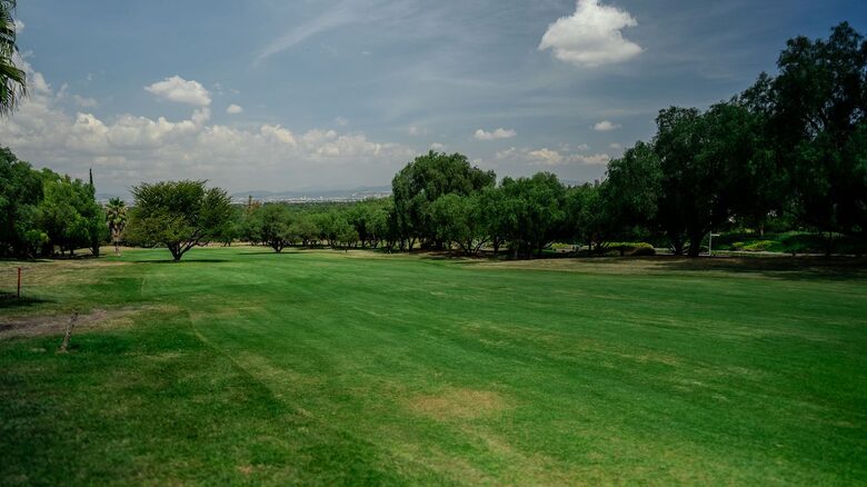 Tranquil Golfside Villa in Balvanera Polo Country Club Country Club - Corregidora, Mexico