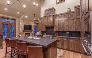 Old Town Park City Mountain Estate Steps from Main Street & Ski Lifts - Park City, Utah