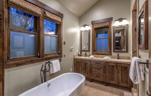 Old Town Park City Mountain Estate Steps from Main Street & Ski Lifts - Park City, Utah