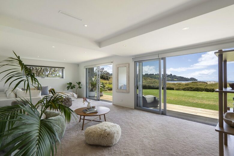 Omaha Waterfront Haven with Pool and Ocean Views - Omaha, New Zealand