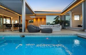 Omaha Waterfront Haven with Pool and Ocean Views - Omaha, New Zealand
