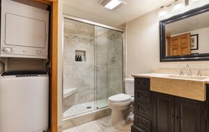 Ski-In/Ski-Out Snowmass Condo with Fireplace & Mountain Views - Snowmass Village, Colorado