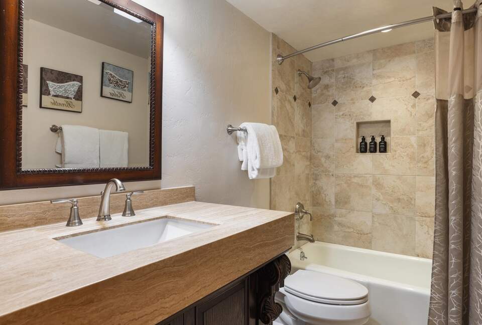 Ski-In/Ski-Out Snowmass Condo with Fireplace & Mountain Views - Snowmass Village, Colorado