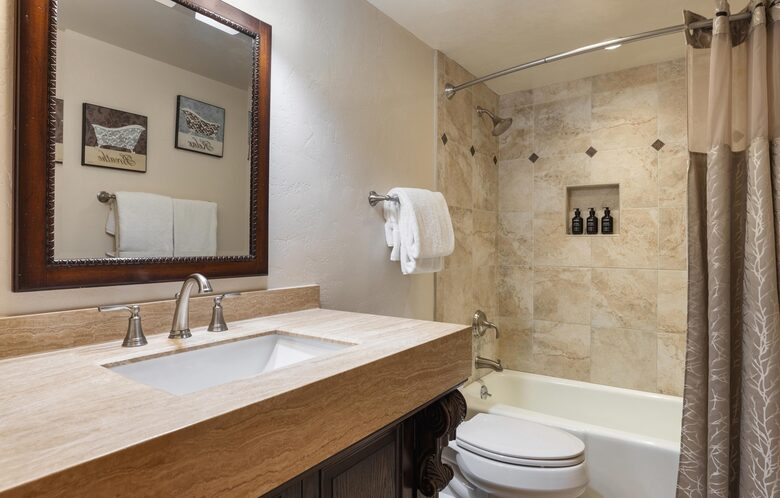 Ski-In/Ski-Out Snowmass Condo with Fireplace & Mountain Views - Snowmass Village, Colorado