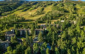 Ski-In/Ski-Out Snowmass Condo with Fireplace & Mountain Views - Snowmass Village, Colorado